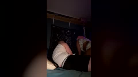 dyshaychick online show from April 4, 7:06 am