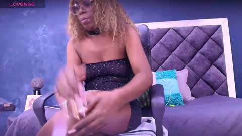 Snapshot of ebony__jheim chatting on March 6, 5:42 pm jheim online show from March 6, 5:42 pm