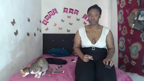 Snapshot of ebony_chayna chatting on October 18, 7:03 pm chayna smith online show from October 18, 7:03 pm