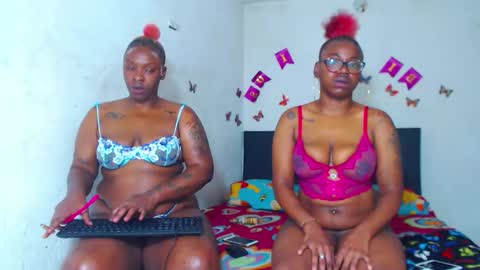 Snapshot of ebony_chayna chatting on December 14, 2:39 am chayna smith online show from December 14, 2:39 am