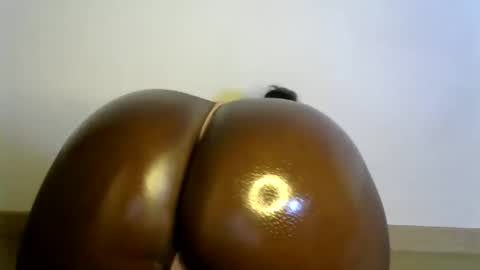 ebony_lynne online show from April 20, 9:27 pm