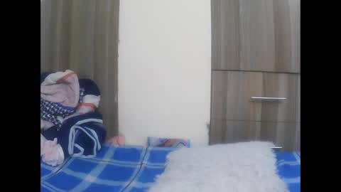 ebony_sluttt online show from March 2, 8:04 pm