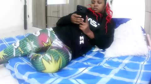 ebony_sluttt online show from March 3, 8:15 pm