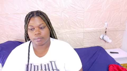 Snapshot of ebony_sugar_mommy chatting on June 24, 2:21 am MILENA online show from June 24, 2:21 am