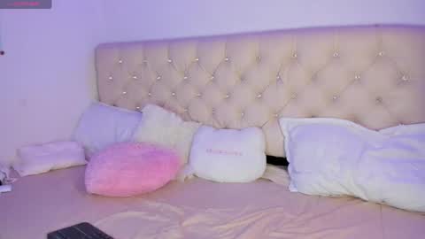 Queen Ebony online show from March 19, 7:12 am