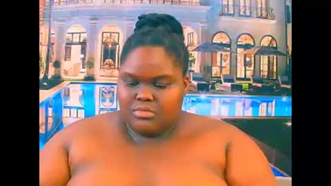 Snapshot of ebonyhotbuns4u2luv chatting on December 16, 9:03 am ebonyhotbuns4u2luv online show from December 16, 9:03 am