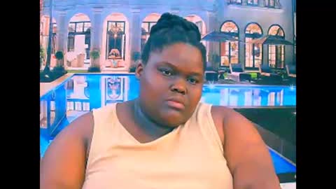 Snapshot of ebonyhotbuns4u2luv chatting on December 17, 9:21 pm ebonyhotbuns4u2luv online show from December 17, 9:21 pm