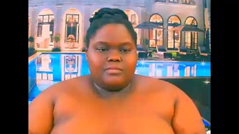 Snapshot of ebonyhotbuns4u2luv chatting on December 20, 7:48 am ebonyhotbuns4u2luv online show from December 20, 7:48 am