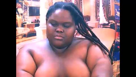 Snapshot of ebonyhotbuns4u2luv chatting on January 14, 11:05 am ebonyhotbuns4u2luv online show from January 14, 11:05 am