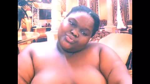 Snapshot of ebonyhotbuns4u2luv chatting on January 16, 11:25 am ebonyhotbuns4u2luv online show from January 16, 11:25 am