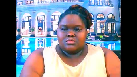 Snapshot of ebonyhotbuns4u2luv chatting on February 2, 7:29 am ebonyhotbuns4u2luv online show from February 2, 7:29 am