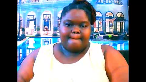 Snapshot of ebonyhotbuns4u2luv chatting on February 9, 7:23 am ebonyhotbuns4u2luv online show from February 9, 7:23 am