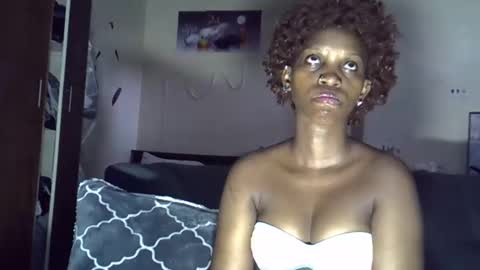 Snapshot of ebonykiki chatting on March 6, 12:12 pm ebonykiki online show from March 6, 12:12 pm