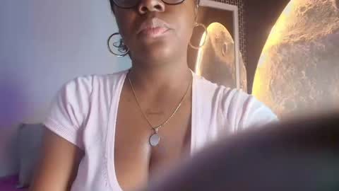 ebonyrosee_ online show from June 8, 12:05 pm