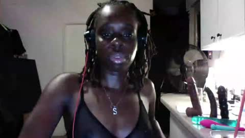 ebonyroseluv online show from August 2, 5:28 am
