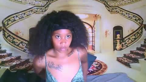 Snapshot of ebonysexyred chatting on February 18, 5:58 am Lucy online show from February 18, 5:58 am