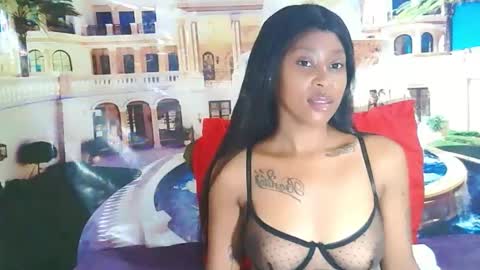 Snapshot of ebonysexyred chatting on February 23, 5:49 am Lucy online show from February 23, 5:49 am