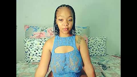 Snapshot of ebonyshy123x chatting on December 7, 7:21 pm ebonyshy123 online show from December 7, 7:21 pm