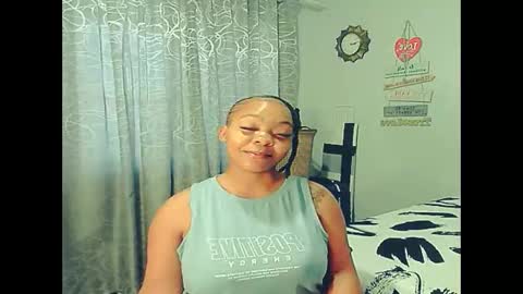 Snapshot of ebonyshy123x chatting on June 11, 6:44 am ebonyshy123 online show from June 11, 6:44 am