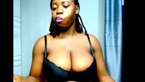 Snapshot of ebonyx_dripqueen chatting on June 27, 7:24 am Loveth online show from June 27, 7:24 am