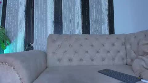 ebonyy_petite_69 online show from February 18, 8:49 pm