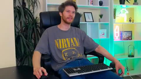 eddie_baker online show from May 31, 10:44 am