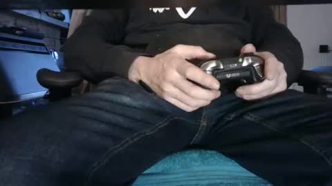 Snapshot of edged_biker chatting on February 16, 5:09 pm edged biker online show from February 16, 5:09 pm