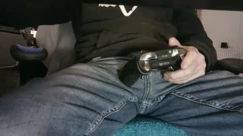 Snapshot of edged_biker chatting on March 8, 8:01 pm edged biker online show from March 8, 8:01 pm