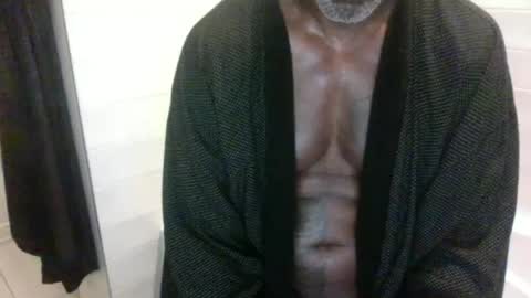 Snapshot of edgingdaddy chatting on July 14, 11:27 am Dad online show from July 14, 11:27 am