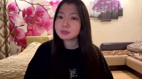 Eri online show from May 17, 6:04 pm