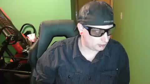 edwardaims_2please online show from April 28, 2:21 am