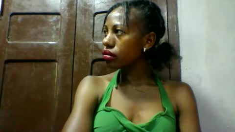 edwige770943 online show from May 11, 5:35 am