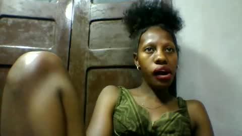edwige770943 online show from May 13, 5:32 pm