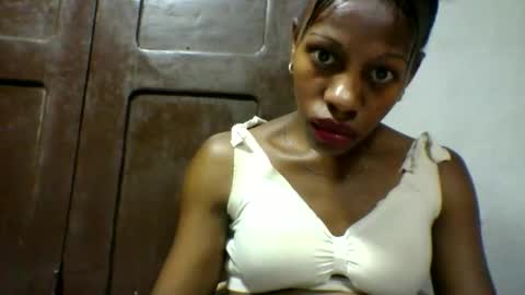 edwige770943 online show from May 15, 6:04 pm