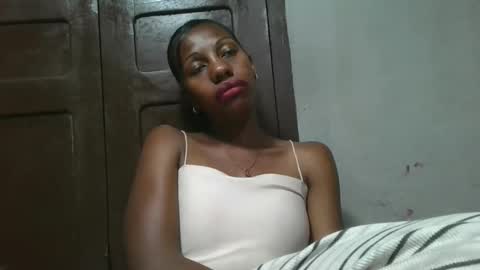 edwige770943 online show from May 20, 5:35 am