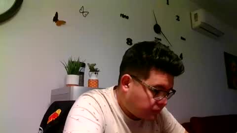 Snapshot of edwins777 chatting on January 12, 4:18 am Nicky789 online show from January 12, 4:18 am