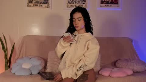 effy online show from August 6, 3:30 am