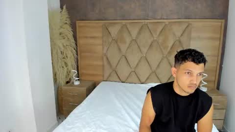 Snapshot of eimyandmaxi chatting on July 4, 8:26 pm YG COUPLE online show from July 4, 8:26 pm