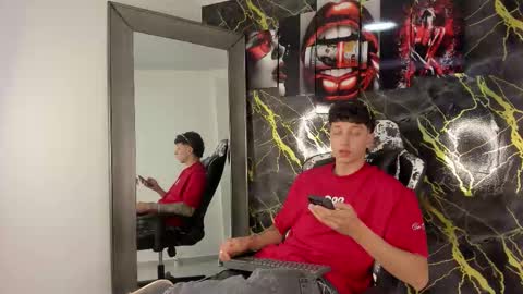 Snapshot of eithan__boy chatting on February 21, 12:11 am Eithan online show from February 21, 12:11 am