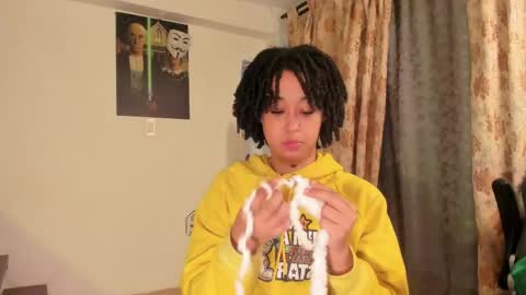 Ela  Help me reach 100 thumbs up online show from March 5, 11:38 am