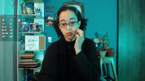 Ela  Help me reach 100 thumbs up online show from November 7, 7:19 am