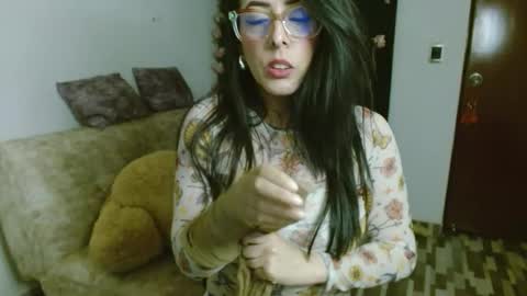 Snapshot of ela_3611 chatting on March 16, 5:44 am ela_3611 online show from March 16, 5:44 am