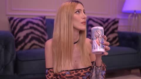 Ella online show from March 27, 5:35 am