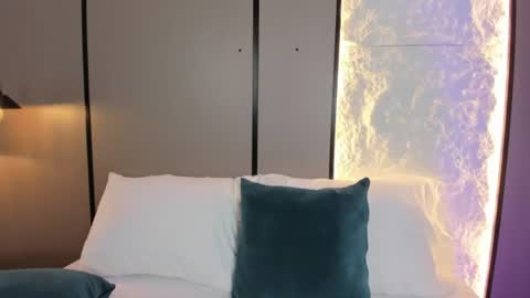 elara_bloom_ online show from July 31, 3:06 am