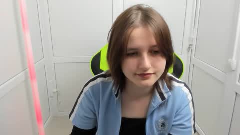 Evie online show from April 22, 7:00 am