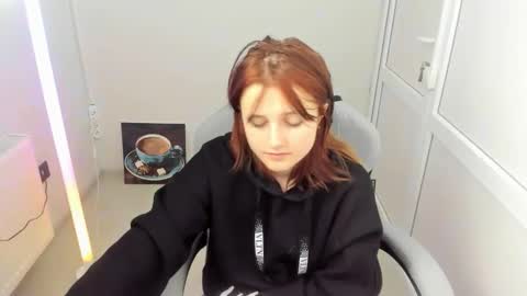 Evie online show from May 13, 7:28 am