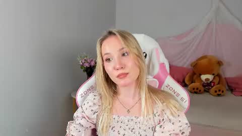 elaravoltage online show from June 21, 5:04 pm