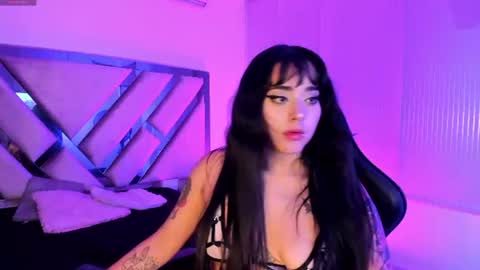 Snapshot of elena_tylor chatting on July 6, 12:40 am elena_tylor online show from July 6, 12:40 am
