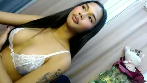 Snapshot of elenapierce69 chatting on May 17, 8:23 am Call me Yours. online show from May 17, 8:23 am