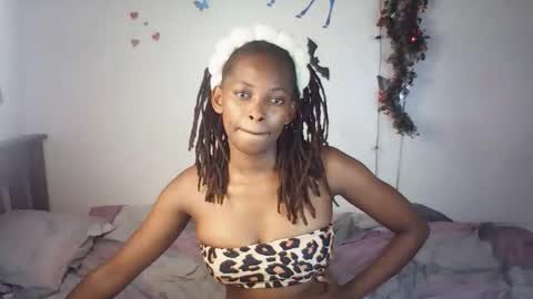 Snapshot of eleniedoll chatting on February 16, 1:02 am eleniedoll online show from February 16, 1:02 am